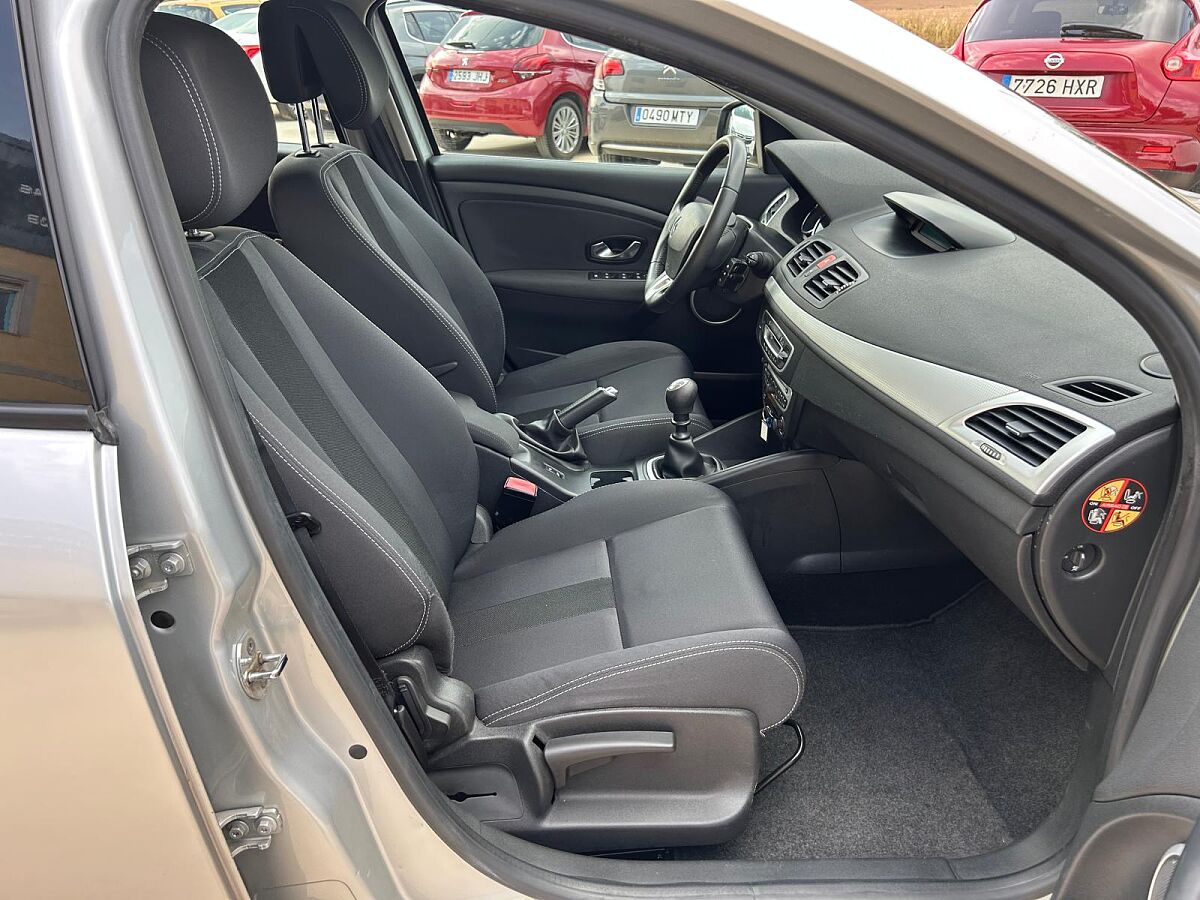 RENAULT MEGANE ESTATE 1.5 DCI SPANISH LHD IN SPAIN ONLY 70000 MILES SUPERB 2011